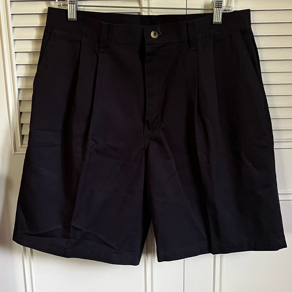 Timber Creek by Wrangler Pleated Navy Shorts Sz 33